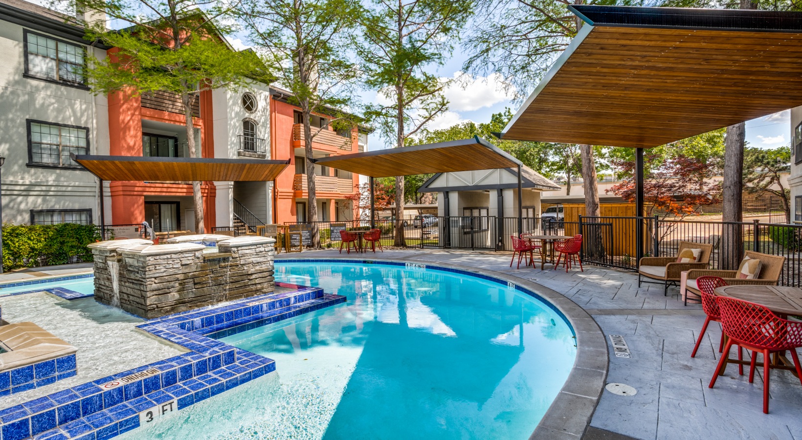 the pool at The Lana